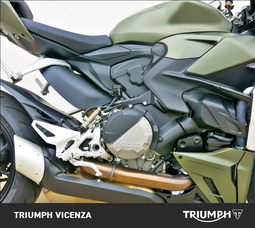DUCATI Streetfighter V2 Red