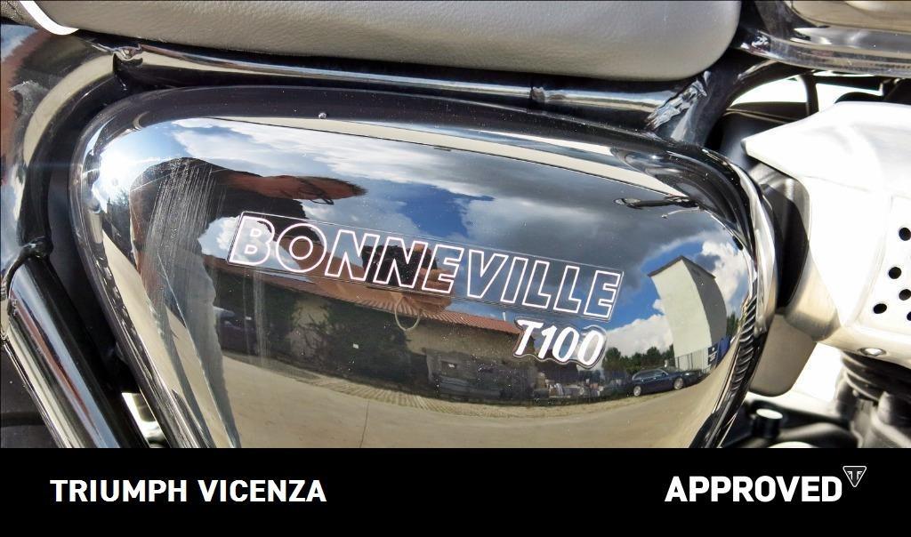 TRIUMPH Bonneville 900 T100 