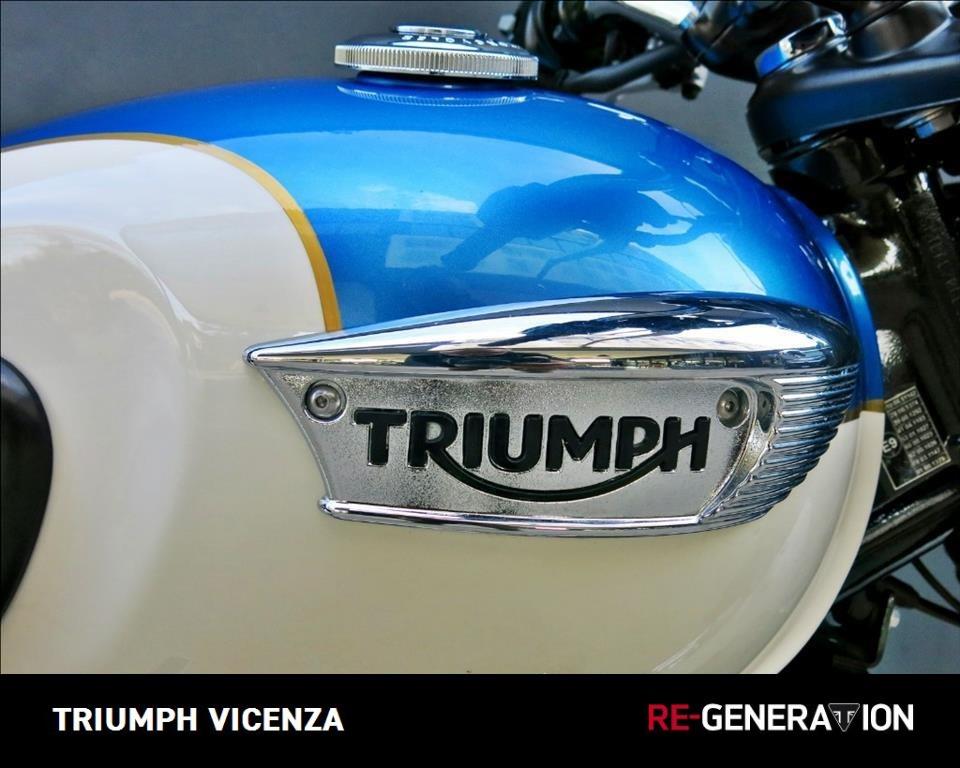 TRIUMPH Bonneville 900 T100 