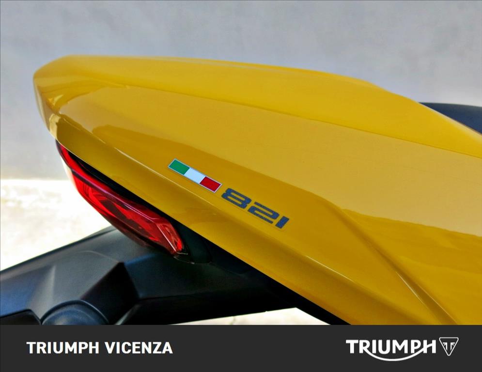 DUCATI Monster 821 Yellow