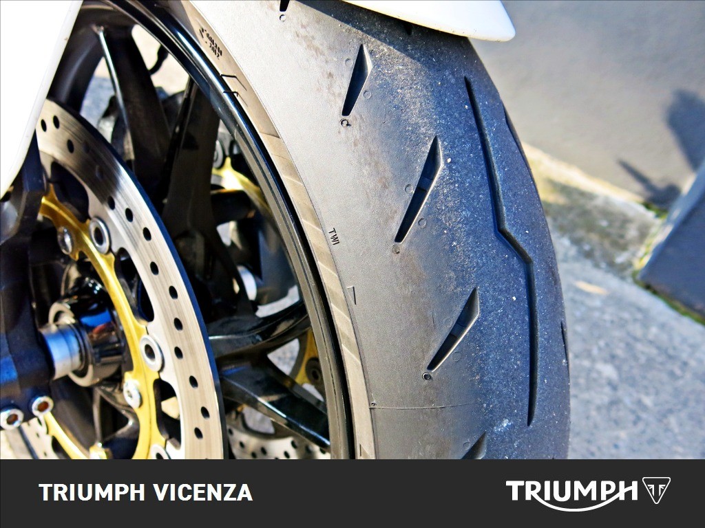 TRIUMPH Speed Triple 1050 