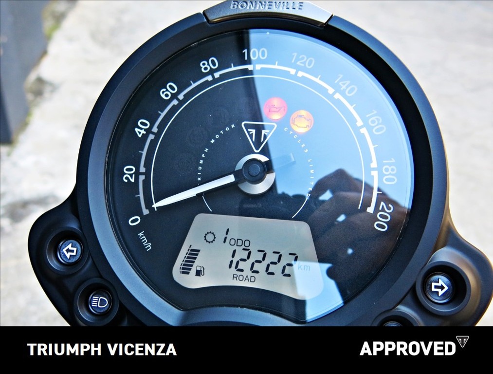 TRIUMPH Street Twin 900 