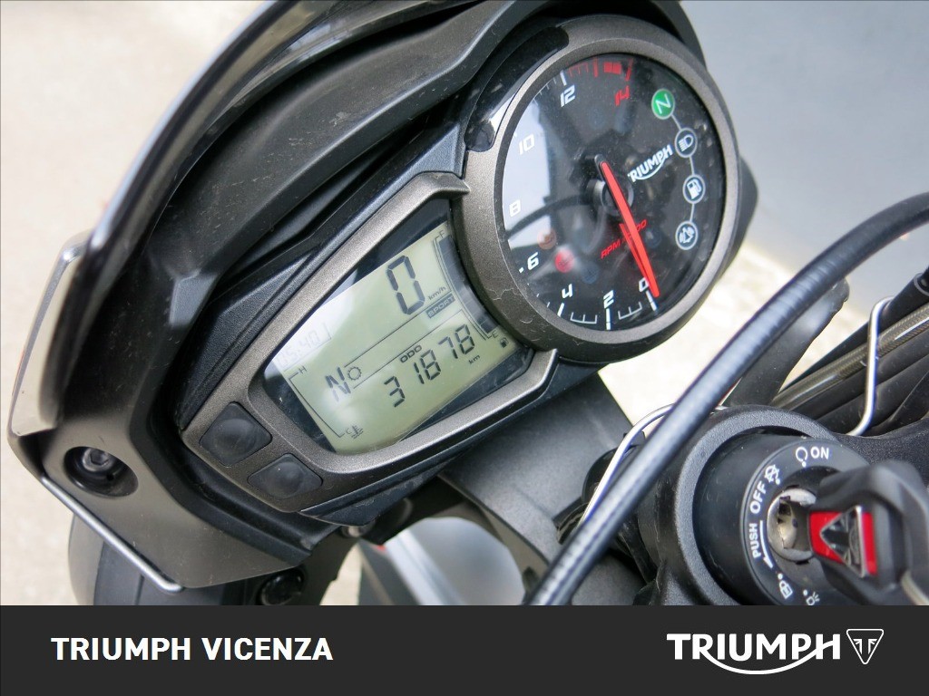 TRIUMPH Street Triple 765 R
