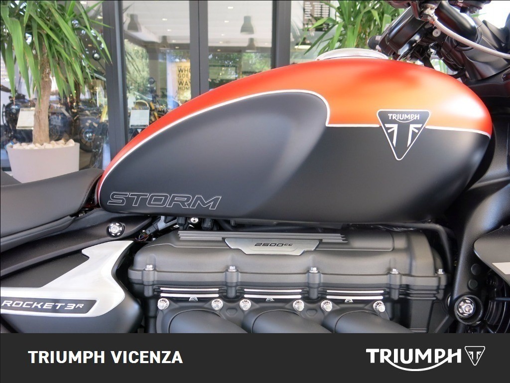 TRIUMPH Rocket III 2500 Storm R