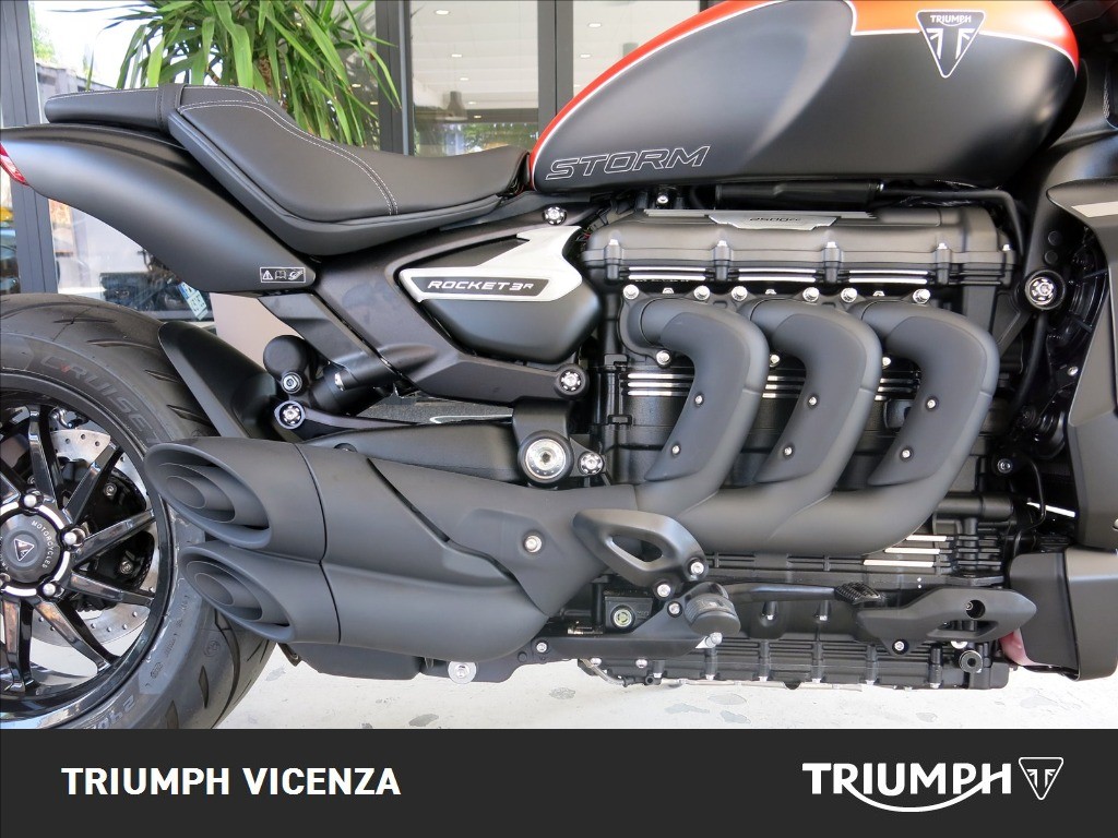 TRIUMPH Rocket III 2500 Storm R