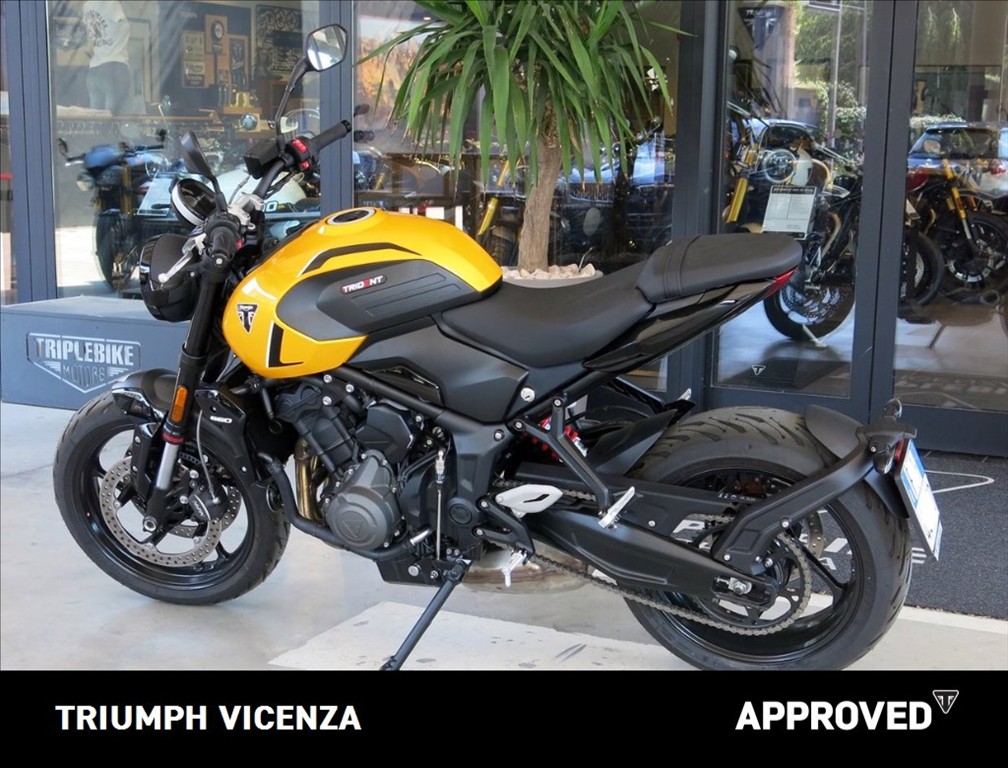 TRIUMPH Trident 660 Cosmic Yellow / Sapphire Black Abs
