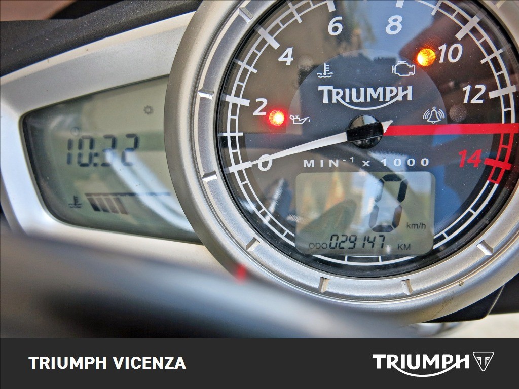 TRIUMPH Street Triple 675 