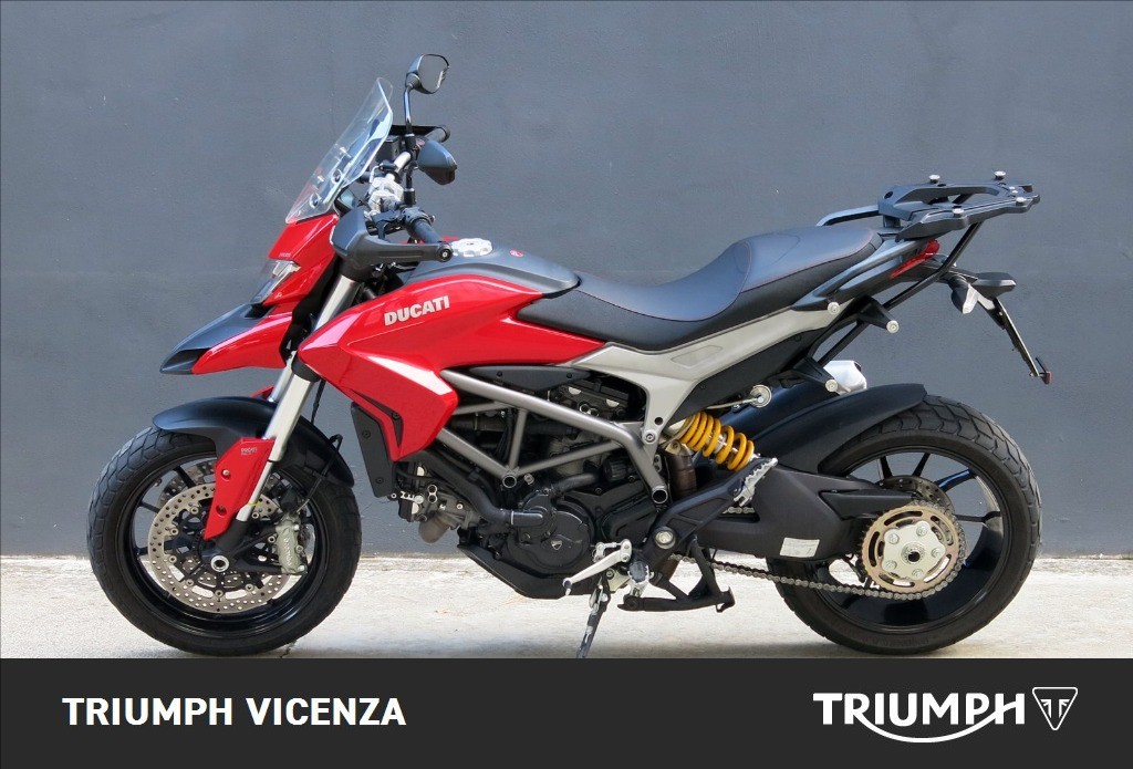 DUCATI Hyperstrada 821 