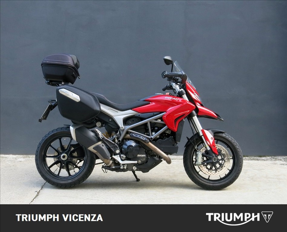 DUCATI Hyperstrada 821 