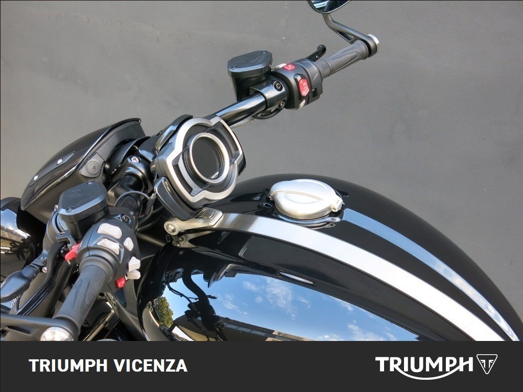 TRIUMPH Rocket III 2500 Storm R